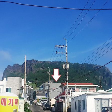 Seongsan Ilchulbong Pension Jeju Exterior photo