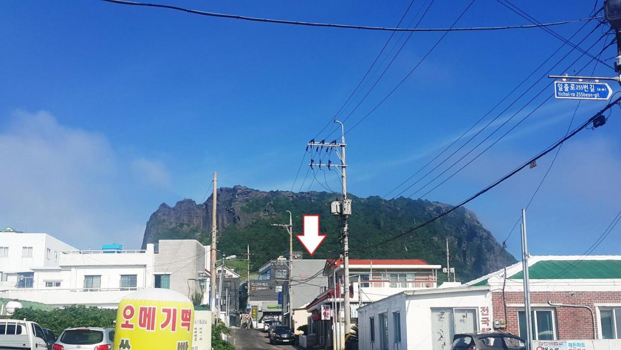 Seongsan Ilchulbong Pension Jeju Exterior photo